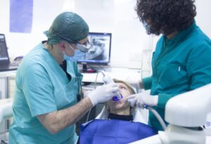 Trying Dental Assistant Jobs in Canada